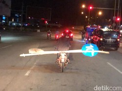Kepergok Bawa Tiang Rambu Lalu Lintas Curian, Pria di Batam Ditangkap