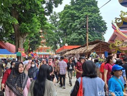 Potret Kemeriahan Perayaan Cap Go Meh di Pulau Kemaro Palembang