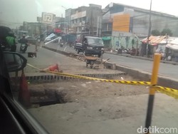 Macet Parah Imbas Jalan Amblas di Ciputat, Jarak 3,7 Km Ditempuh Sejam Lebih