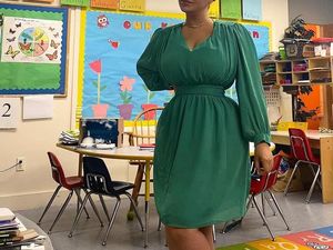 Penampilan Guru yang Dikritik Ortu Murid, Gayanya Dianggap Mengalihkan Atensi