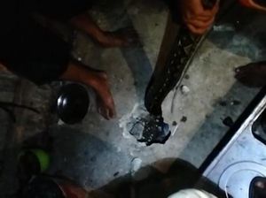 Ular Sanca 5 Meter Masuk Rumah Warga di Sinjai, Damkar Evakuasi