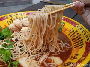 Slurpp! Bebas Racik Sendiri Malatang yang Pedas Menyengat di Restoran Ini Slurpp! Bebas Racik Sendiri Malatang yang Pedas Menyengat di Restoran Ini