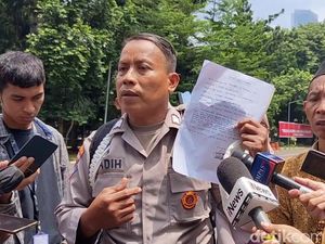 Kisah Warga Sampai Gemetaran Saat Bripka Madih Pasang Patok Rumah Kisah Warga Sampai Gemetaran Saat Bripka Madih Pasang Patok Rumah
