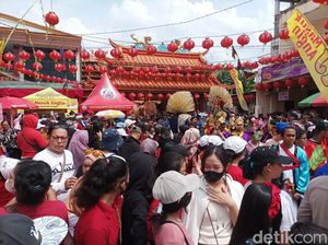 Usai 2 Tahun Absen, Cap Go Meh di Bekasi Kini Berlangsung Meriah Usai 2 Tahun Absen, Cap Go Meh di Bekasi Kini Berlangsung Meriah