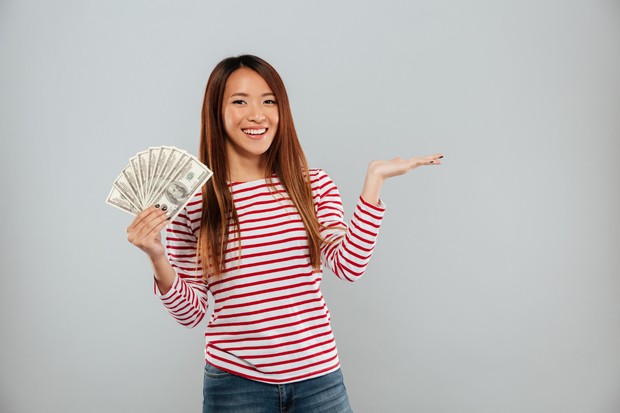 keuanganmu akan sangat stabil di minggu ini, namun sebaiknya ditunda dulu jika ingin melakukan investasi/Foto: freepik.com/drobotdean