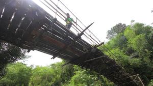 Jembatan Penghubung Antardesa di Kalsel Ini Rusak Sejak 7 Tahun Silam