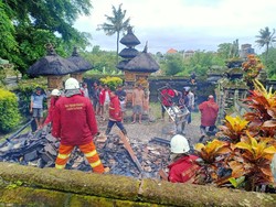 Lupa Matikan Dupa, Bale Pura Batur di Mengwi Hangus Terbakar