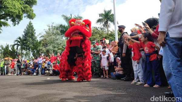 Potret Kemeriahan Perayaan Cap Go Meh di Ciamis