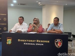 Ketua RW Sebut Bripka Madih Pasang Patok-Pos Depan Rumah Warga Ketua RW Sebut Bripka Madih Pasang Patok-Pos Depan Rumah Warga