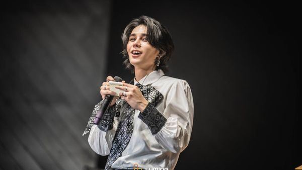 Aksi Panggung Jeff Satur Memukau Fans Indonesia