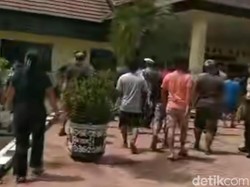 Pria di Malinau Ditembak Mati Polisi, Keluarga Bawa Mandau Geruduk Polres