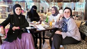 Serunya Mulan Jameela Saat Kulineran Bareng Keluarga dan Teman