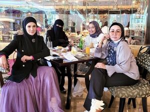Serunya Mulan Jameela Saat Kulineran Bareng Keluarga dan Teman Serunya Mulan Jameela Saat Kulineran Bareng Keluarga dan Teman