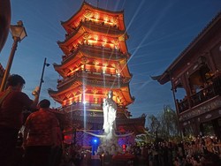 Cap Go Meh, Pantjoran PIK Hadirkan Pagoda Lighting Show Pertama di RI
