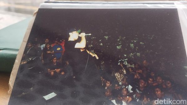 Entakan Musik yang Dikenang Abadi di GOR Saparua Bandung