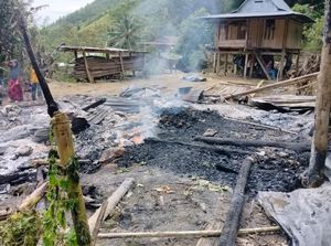 Warga Lembang Pinrang Protes Damkar Lamban Tangani Kebakaran Warga Lembang Pinrang Protes Damkar Lamban Tangani Kebakaran