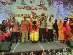 Semarak Cap Go Meh 2023 di Sidoarjo: 2.023 Anak Yatim-Duafa Dapat Santunan Semarak Cap Go Meh 2023 di Sidoarjo: 2.023 Anak Yatim-Duafa Dapat Santunan