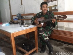 Cerita Babinsa Mojokerto Ciptakan Ratusan Lagu yang Banyak Dipakai Label