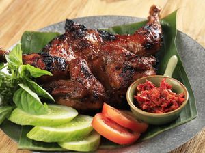 10 Resep Ayam Bakar Spesial untuk Rayakan Tahun Baru 10 Resep Ayam Bakar Spesial untuk Rayakan Tahun Baru