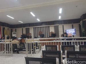 Eks Bupati Pemalang Disebut Curhat Duit Habis Buat Kampanye saat Main Gaple Eks Bupati Pemalang Disebut Curhat Duit Habis Buat Kampanye saat Main Gaple