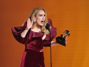 Adele Dinyatakan Plagiat, Lagu Million Years Ago Diminta Gak Beredar Lagi Adele Dinyatakan Plagiat, Lagu Million Years Ago Diminta Gak Beredar Lagi