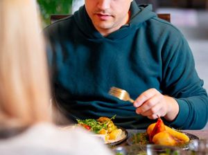 Hanya Gegara Saus, Pria Ini Ribut dengan Kakak Iparnya Sendiri