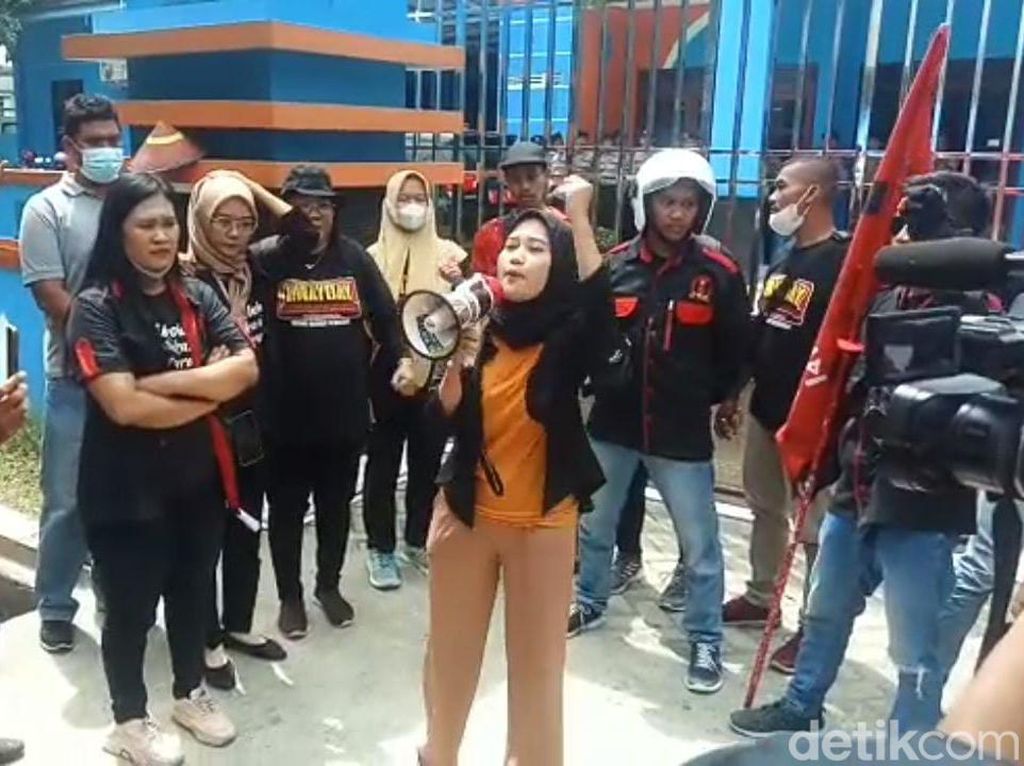Buruh Pabrik Elit Bayar Lembut Syulit Grobogan Demo Disnakertrans
