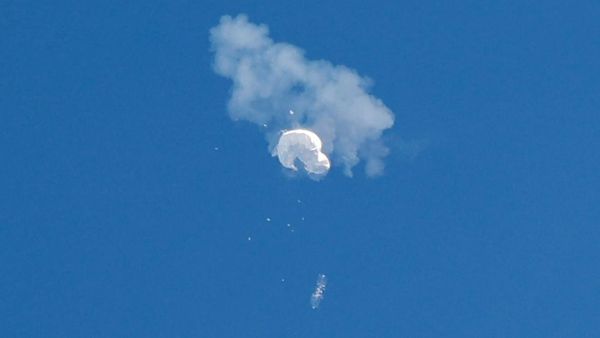 Detik-detik Balon Mata-mata China Ditembak AS