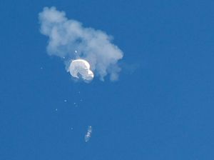 Balon Misterius China yang Ditembak AS Ternyata Gede Banget Balon Misterius China yang Ditembak AS Ternyata Gede Banget