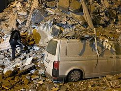 Alert! Italia Rilis Peringatan Tsunami Usai Gempa M 7,8 di Turki