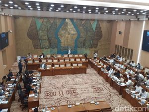 Rapat Bahas Smelter, Bos MIND ID Malah Dicecar Soal Utang Pajak Anak Usaha PGN Rapat Bahas Smelter, Bos MIND ID Malah Dicecar Soal Utang Pajak Anak Usaha PGN
