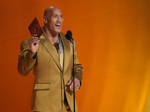 Dwayne Johnson Akhirnya Bicara Soal Henry Cavill dan Superman Dwayne Johnson Akhirnya Bicara Soal Henry Cavill dan Superman