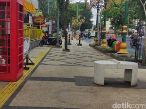 Lagi-lagi Guiding Block Kota Malang Sesatkan Tunanetra-Tabrak Kotak Telepon