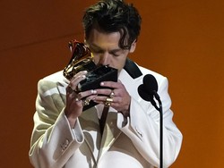 Harry Styles Diganjar Piala Best Pop Vocal Album di Grammy Awards 2023