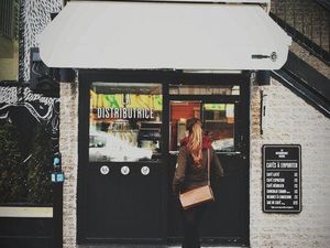 Sempit Banget! 10 Kafe Imut di Dunia Ini Laris Dipadati Wisatawan Sempit Banget! 10 Kafe Imut di Dunia Ini Laris Dipadati Wisatawan