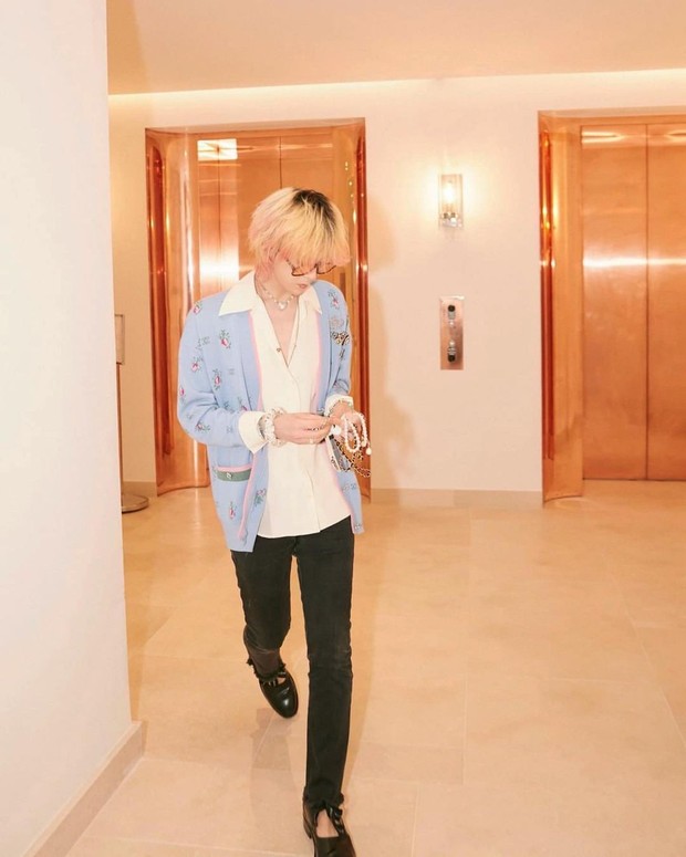 Gaya  G-Dragon mix & match pakaian CHANEL yang nyentrik dan unik abis