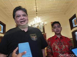Airlangga Ketemu Gibran: Potensi Selalu Ada Sebagai Pimpinan Daerah