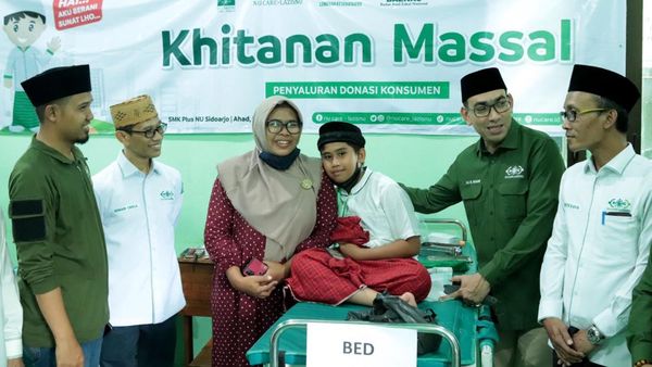 Khitanan Massal Sambut 1 Abad NU di Sidoarjo
