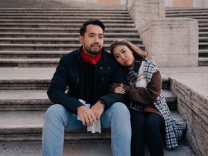 Kiky Saputri Tertawa Disebut Makin Kinclong dan Glamor Usai Nikah Kiky Saputri Tertawa Disebut Makin Kinclong dan Glamor Usai Nikah