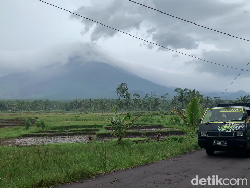 Usai Muntahkan APG, Warga Lereng Semeru Beraktivitas Normal Meski Was-was