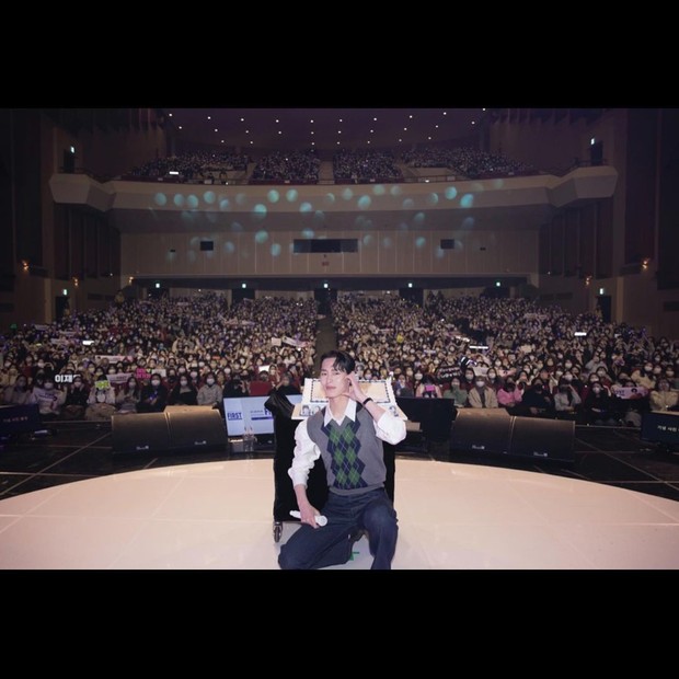 Lee Jae Wook menggelar Fan Meeting pertamanya di Seoul/Foto: Instagram.com/jxxvvxxk Lee Jae Wook menggelar Fan Meeting pertamanya di Seoul