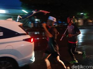 Harlah 1 Abad NU, Dua Nahdliyin Lari 100 Km dari Lamongan ke GOR Sidoarjo Harlah 1 Abad NU, Dua Nahdliyin Lari 100 Km dari Lamongan ke GOR Sidoarjo
