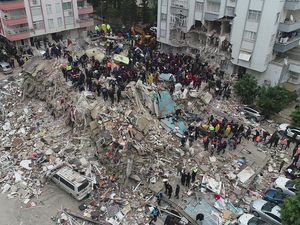 Lebih dari 1.200 Orang Tewas Akibat Gempa M 7,8 di Turki-Suriah