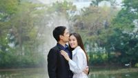 10 Potret Nong Poy, Transgender Tercantik Dunia yang Baru Dilamar Pria Tajir