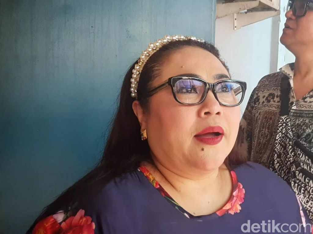 Cerita Nunung Jalani Kemoterapi Untuk Kanker Payudara Cerita Nunung Jalani Kemoterapi Untuk Kanker Payudara