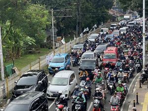 Banyak Angkot Ngetem, Warga Ngeluh Jalan Lenteng Agung Tiap Pagi Macet