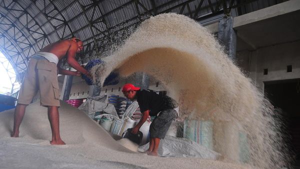 Pasokan Berkurang, Harga Beras Naik di Pasar Baru Kudus