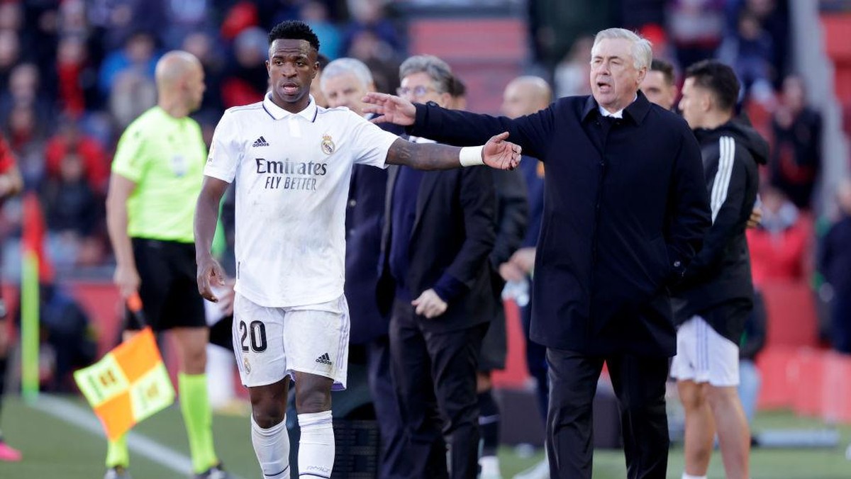 Carlo Ancelotti masih pede Real Madrid bisa kejar Barcelona (Getty Images/Soccrates Images)