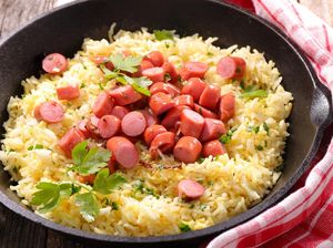 Resep Nasi Kuning Topping Sosis, Praktis Dibuat Pakai Rice Cooker Resep Nasi Kuning Topping Sosis, Praktis Dibuat Pakai Rice Cooker