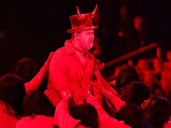 Bawakan Unholy, Sam Smith Jadi Iblis di Grammy Awards 2023